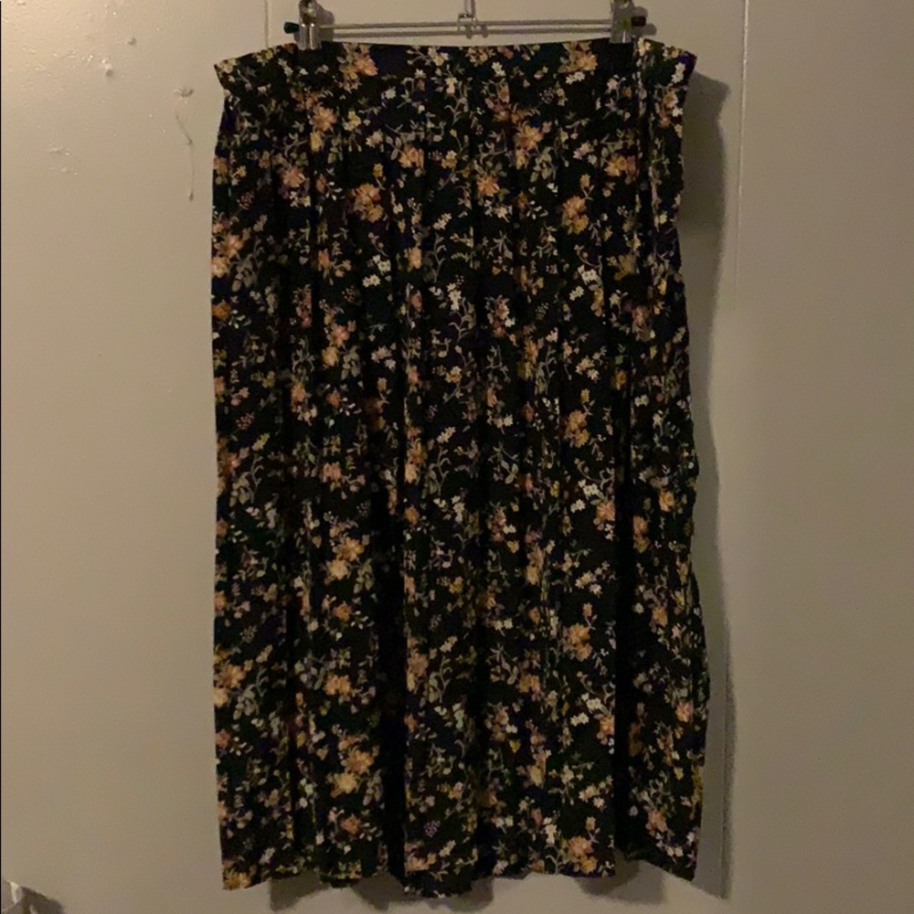 Black floral print midi skirt